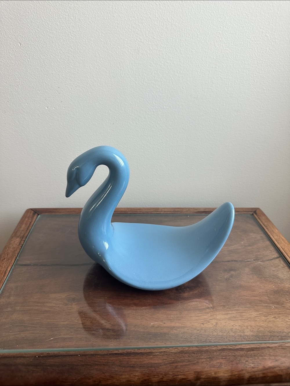 Vintage 1980s Dynasty Ceramics Ovean Blue Swan Hand Towel Holder